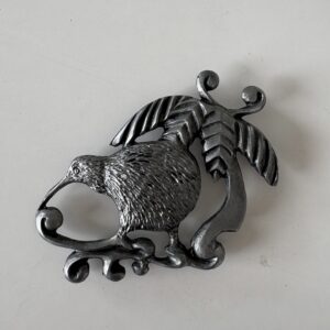Kiwi on Fern Medallion